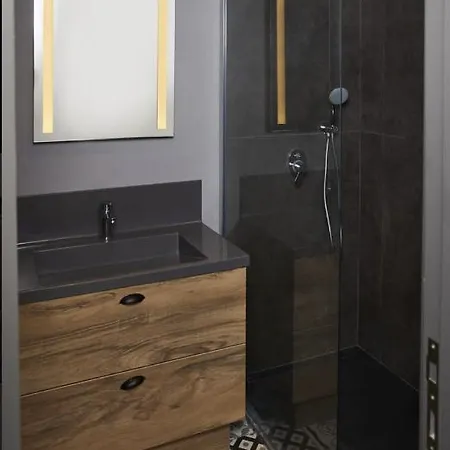 Merkezde Sik 1+1 Apartment